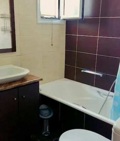 Rural 3-bedroom House * 칼라마타